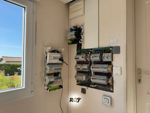 Ajout de circuits électriques à Châtillon-sur-Thouet (79), réalisé par ROY HABITAT