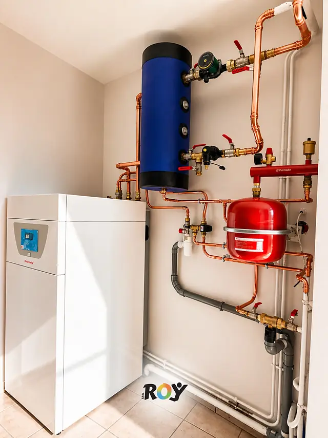 Pompe à chaleur, local technique à Adilly (79), réalisé par ROY HABITAT