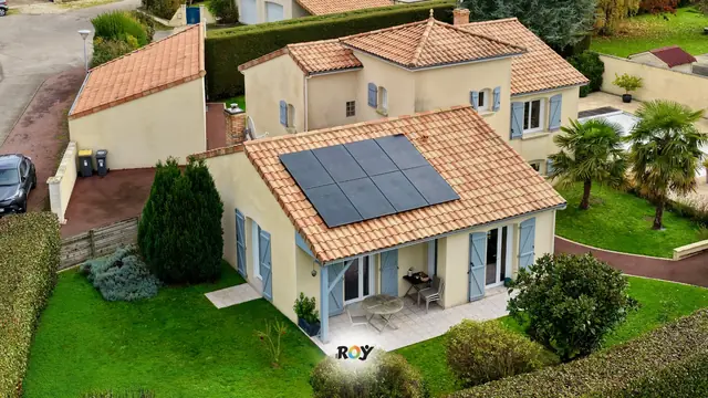 Installation solaire, 3,5 kWc à Parthenay (79), réalisé par ROY HABITAT