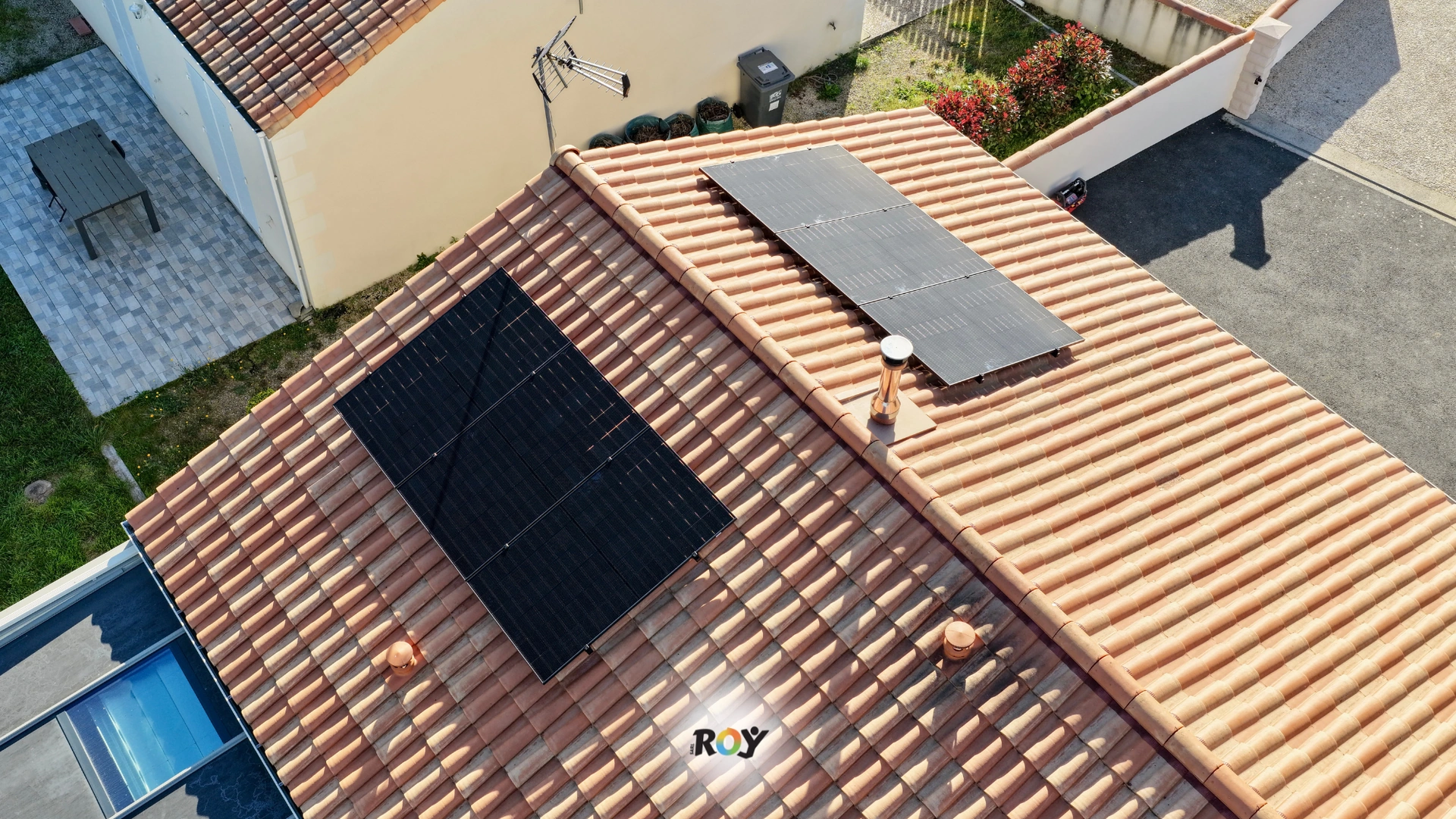 Installation 3 kWc sur 2 toitures — Parthenay (79) | ROY HABITAT