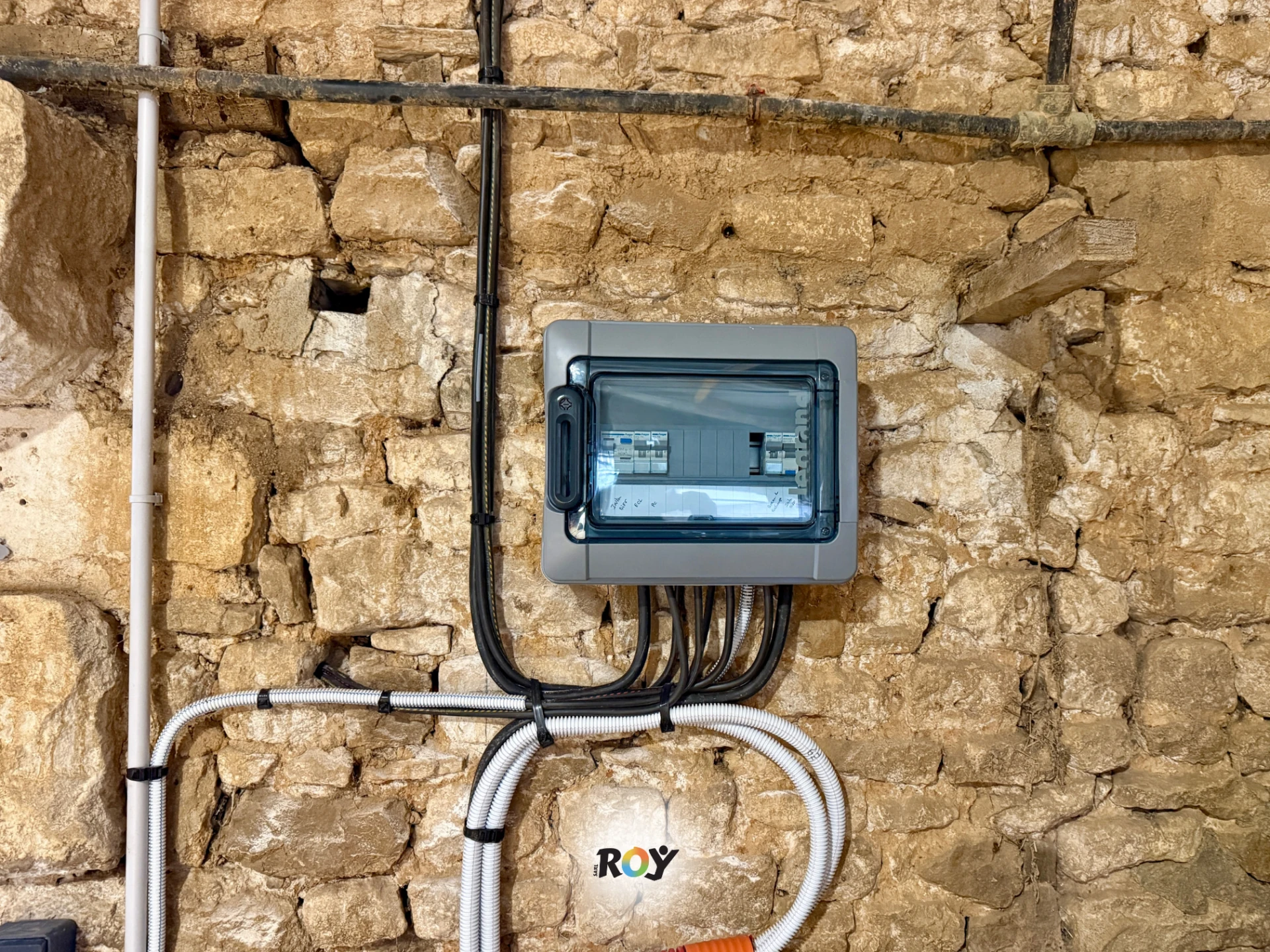Coffret de protection borne — Champdeniers (79) | ROY HABITAT